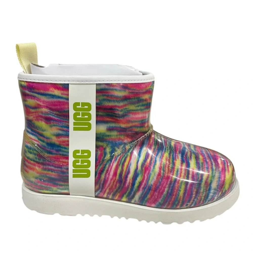 UGG Classic Clear Mini Pixelate Girl’s Youth White Boot Size 6